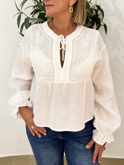 Blusa Blanca Bordada