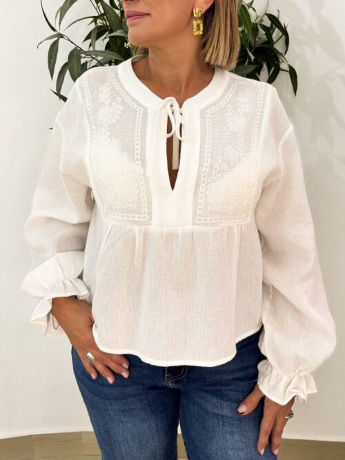 Blusa Blanca Bordada